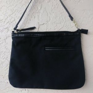 Black Shoulder/Handbag Purse Pocketbook Med -Small